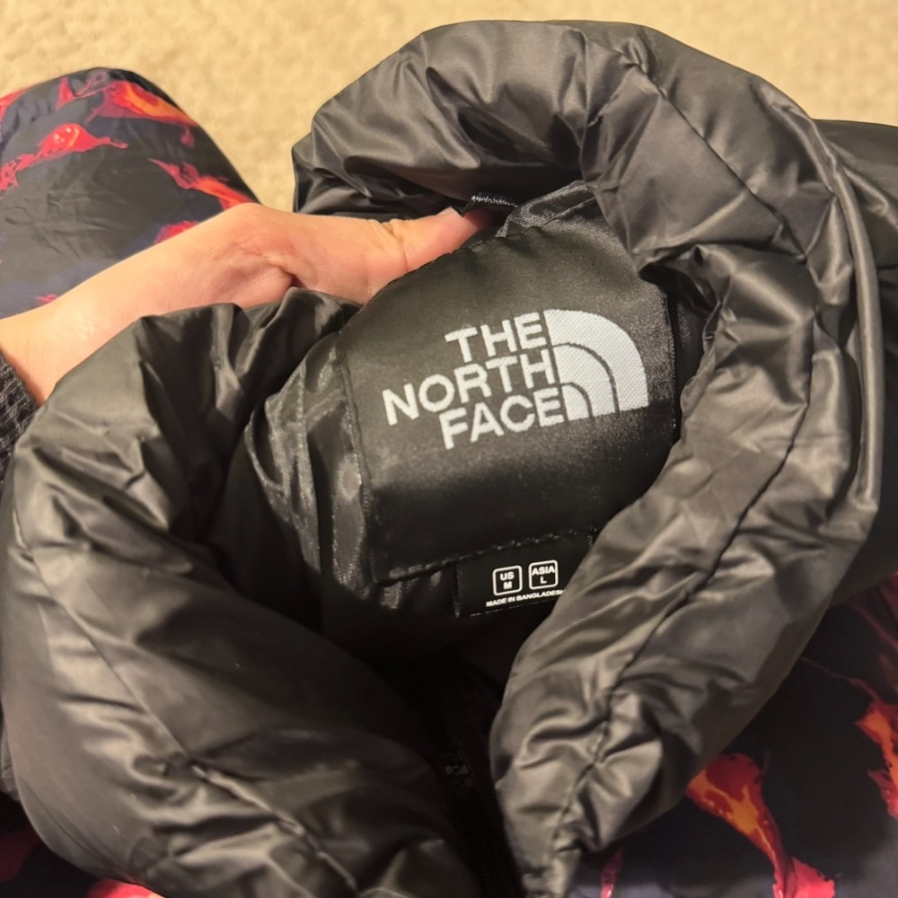The North Face 1996 Printed Retro Nuptse 700 Fill Packable Jacket Unisex M-L - Picture 3 of 4